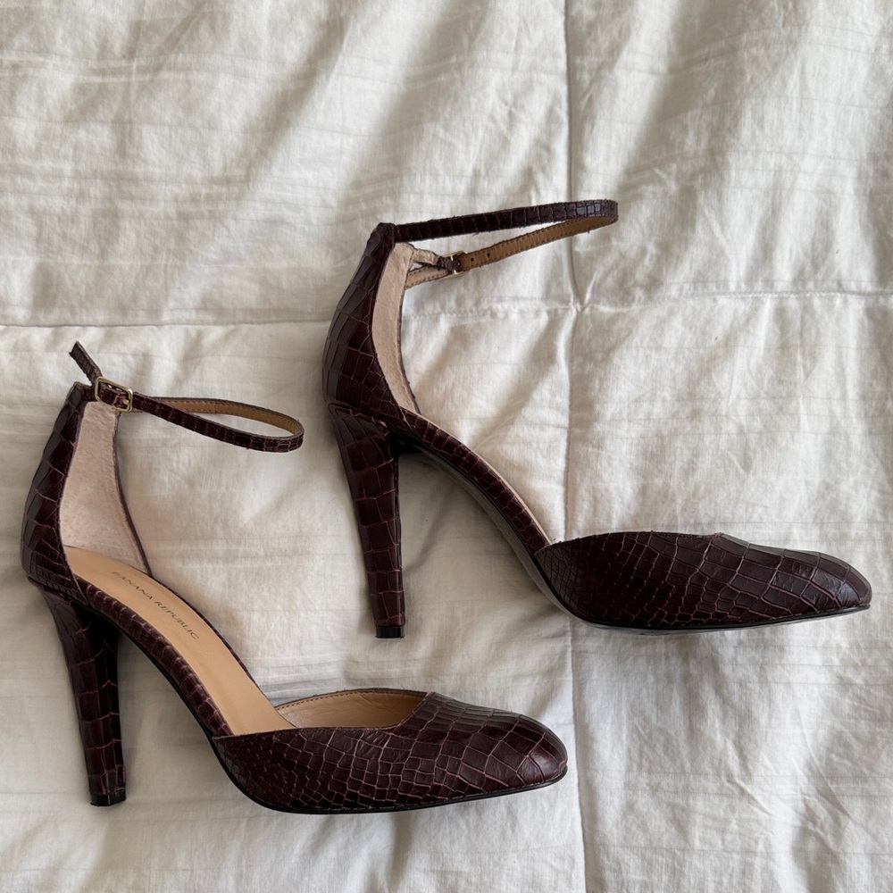 Banana Republic Oxblood Croc-Embossed Heels